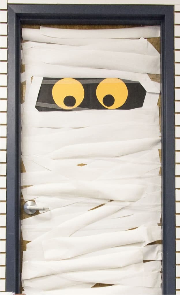 puerta momia dia muertos